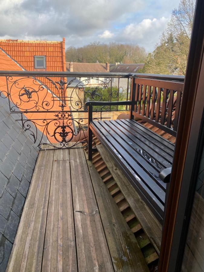 Loft Dans Le Clocher Face Au Chateau Bonnelles 외부 사진