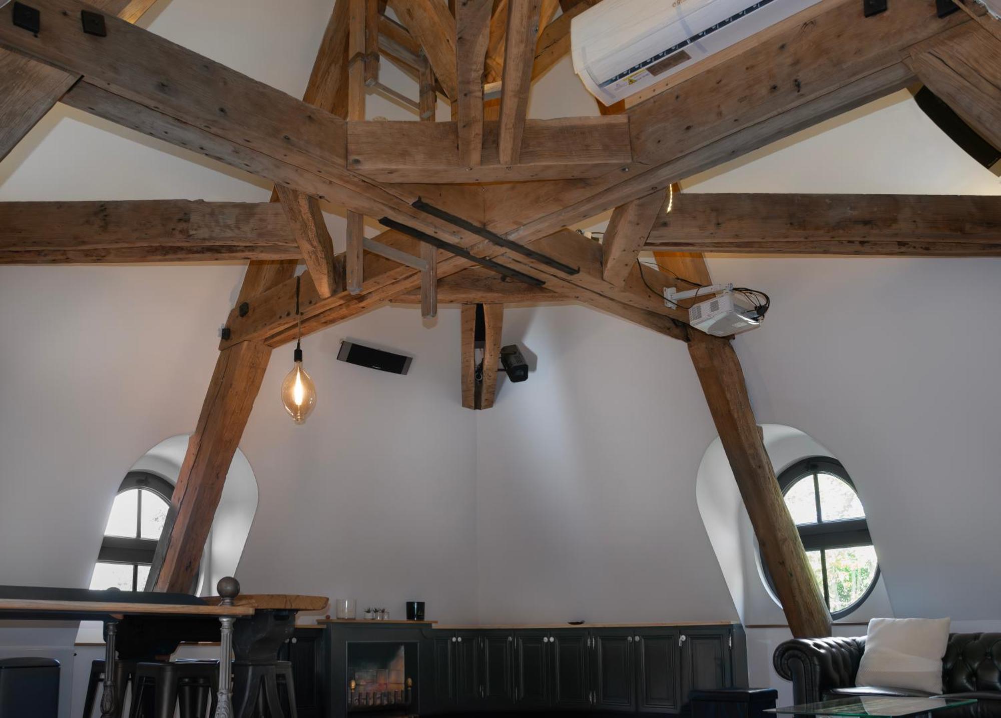 Loft Dans Le Clocher Face Au Chateau Bonnelles 외부 사진